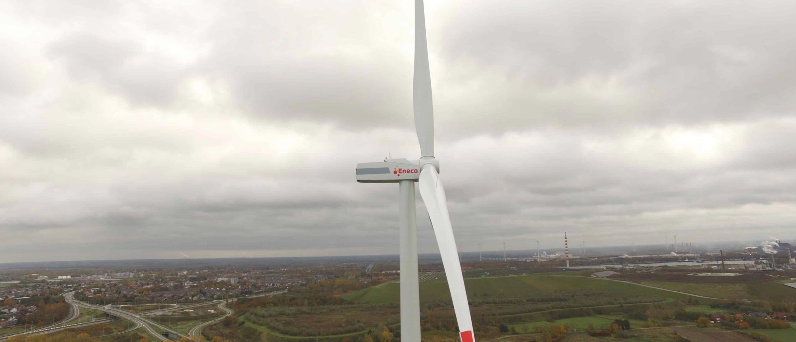 Het elektriciteitsnet in evenwicht houden met software die binnen enkele seconden reageert.